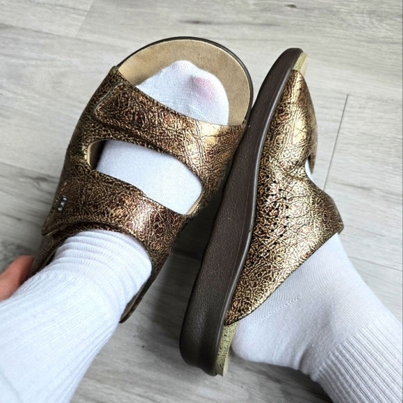 SAS | Relaxed metallic gold brown Bohemian sporty slide sandals | WMS 9 - Picture 4 of 13
